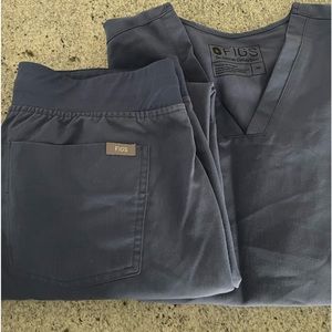 FIGS Scrub Set